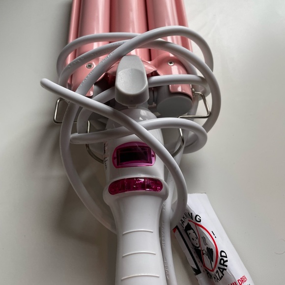 Insert Name Here “Insert Waves Here” Pink Triple Barrel Hair Styler - Picture 3 of 7